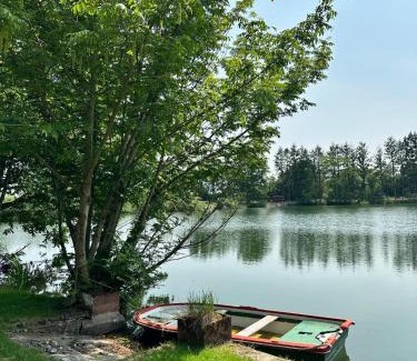 Roye Ski Chalet | Le Gland - Cabane isolée au bord de l'eau & pêche