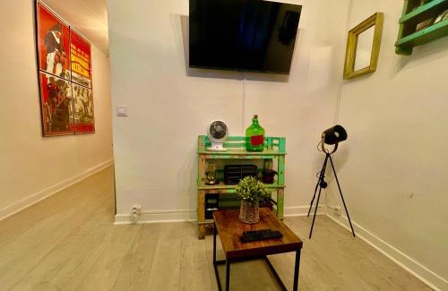 Bonne-Nouvelle Hostel | LE Globe