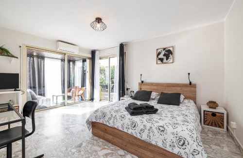 Saint-Laurent-du-Var Apartment | LE GLOBE TROTTEUR