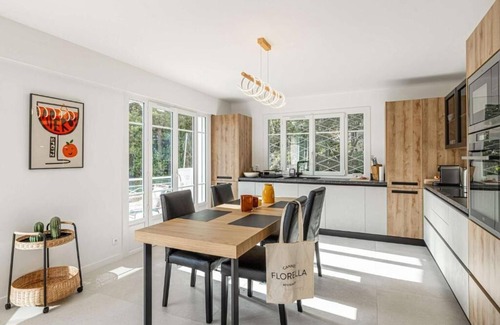 California - Pezou Apartment | Le Grand Bois avec balcon et à deux pas du centre