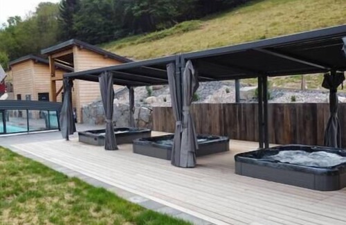 Rochesson Apartment | Le Grand Chêne: private spa, swimming pool, playground, 8p