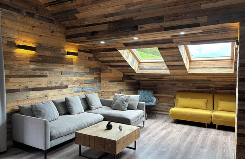 Rochesson Apartment | Le Grand Chêne: private spa, swimming pool, playground, 8p