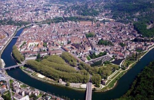 Besancon House | Le Grand Coquet