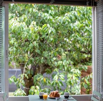 Besancon House | Le Grand Coquet