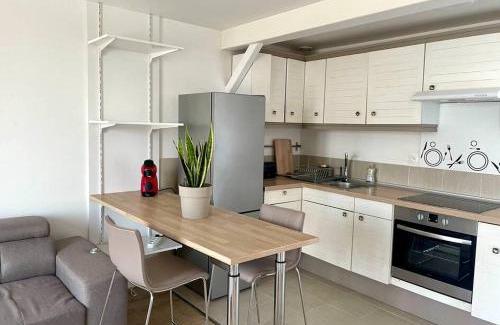 Chalons-en-Champagne Apartment | Le grand COSY - Gare SNCF