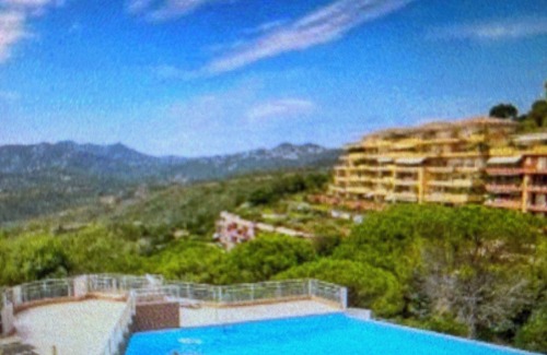 Mandelieu-La-Napoule Apartment | Le Grand Duc. Well appointed apartment with great view and superb terrace.