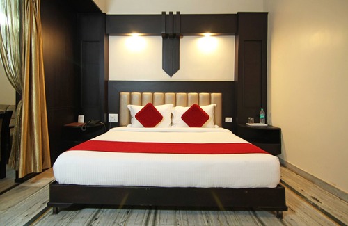 Mayapur Hotel | Le Grand Hotel