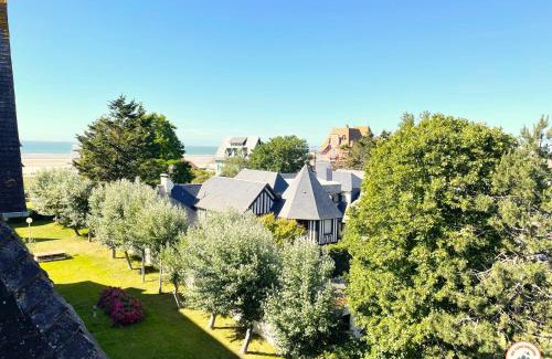 Tourgeville Apartment | Le Grand Palais - 50m Plage - Vue mer - Tennis