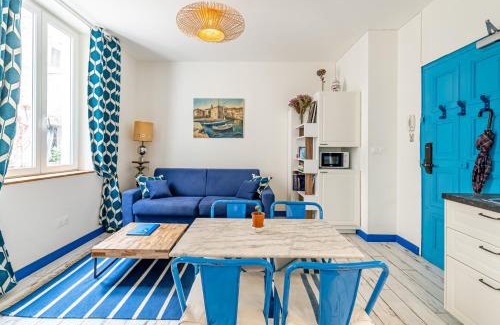 Opera Apartment | Le Grand Studio Bleu 29M2, 120m Vieux-Port , Clim ,Wifi, Accès autonome avec code