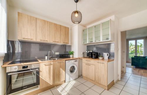Parilly Apartment | Le Grand Voyageur - 3 chambres - Parking privé - Métro