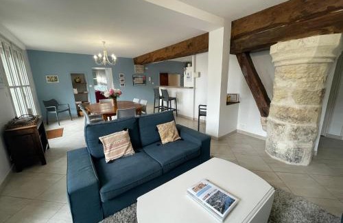 Amboise Apartment | Le Grenier à Sel d'Amboise 5 pers PMR, parking privé, terrasse, maison historique