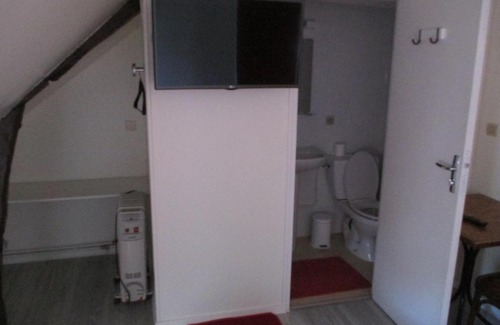 Saint-Aquilin-de-Pacy Apartment | Le Grenier A Crepes