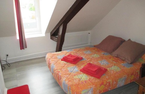 Saint-Aquilin-de-Pacy Apartment | Le Grenier A Crepes