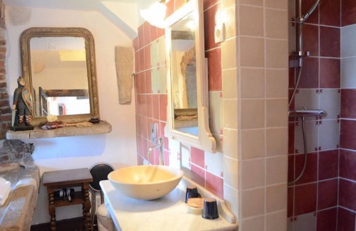Perouges House | Le Grenier A Sel