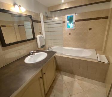 Ampus Apartment | Le hameau des vanades