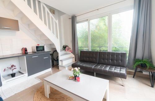 Gagny Apartment | Le Hangar Fleuri