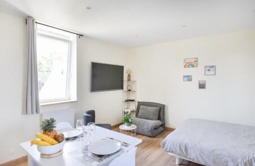 Bernieres-sur-Mer Apartment | Le Haut de la Roseraie - Studio 3p avec vue mer