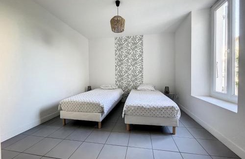Saint-Rambert-d'Albon Apartment | Le Havre des Ecoles - 2chambres-Rez de jardin et Parking-BBQ