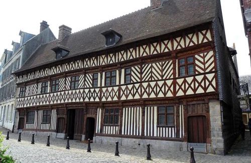 Saint-Valery-en-Caux Apartment | LE HENRY IV