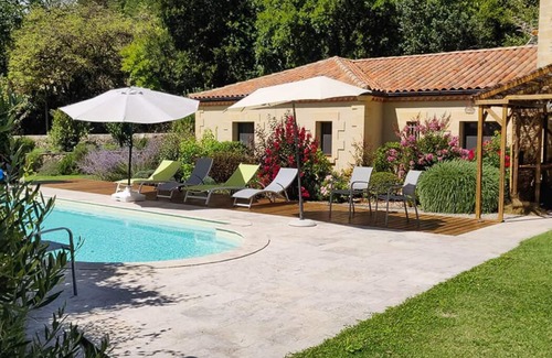 Bezenac Villa | Le Hibou Heureux - Beautiful Villa for 8 With Private Pool and Garden/Parking