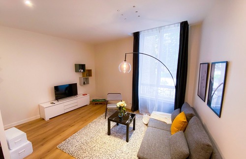 Secteur 2 Apartment | Le Huppé 🌍 Hypercentre 🏙 Cozy near Bastille🏔