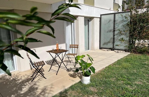Decines-Charpieu Apartment | Le Jardin de l'Arena - T3 Design - jardin privé - Garage sur demande - Proche Eurexpo, Groupama Stadium, LDLC Arena