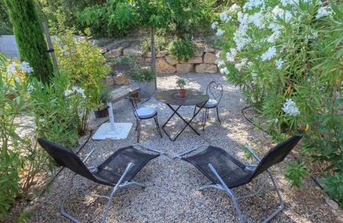 Aubignan House | Le Jardin de Lau