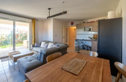 Castanet-Tolosan Apartment | Le Jardin des Chimères