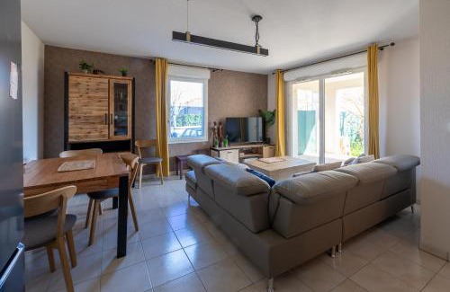 Castanet-Tolosan Apartment | Le Jardin des Chimères