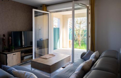 Castanet-Tolosan Apartment | Le Jardin des Chimères