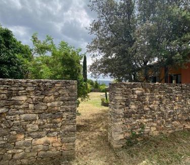 Cabrieres-d'Avignon Villa | Le Jardin des Graminées