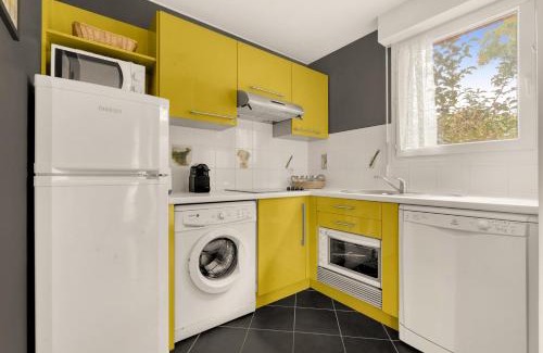 Toulouse West Apartment | Le Jardin des Muses - T3 climatisé avec terrasse, Piscine et Parking