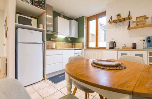 Dijon Centre Ville Apartment | Le jardin des plantes- au pied du jardin de l'arquebuse - SR Loc