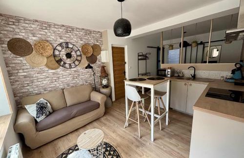 Calais Apartment | Le Jardin des Plantes