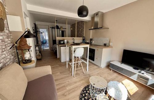 Calais Apartment | Le Jardin des Plantes