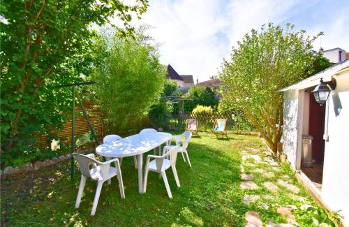Beaumont-sur-Oise Apartment | Le Jardin Paisible Beaumontois