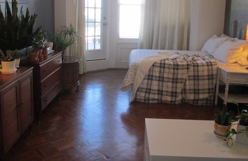 Marion Apartment | Le Jardin Rouge 15 min from NYC, 5 minutes walk to path station JSQ