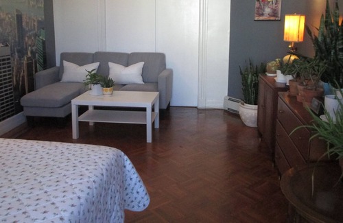 Marion Apartment | Le Jardin Rouge 15 min from NYC, 5 minutes walk to path station JSQ