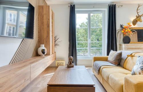Quartier Vieux Marche-Cathedrale Apartment | Le Jeanne d'Arc, vue sur la Place du Vieux Marché