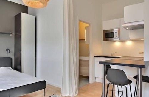 Saint-Laurent Apartment | Le Joli Studio - Nice, practical studio right in the center!