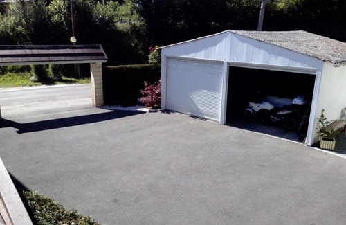 Magny-Danigon House | LE JR 70 Relais Motards
