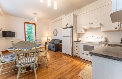 Desjardins Apartment | Le Juliette | Exceptional site | BBQ & Office |