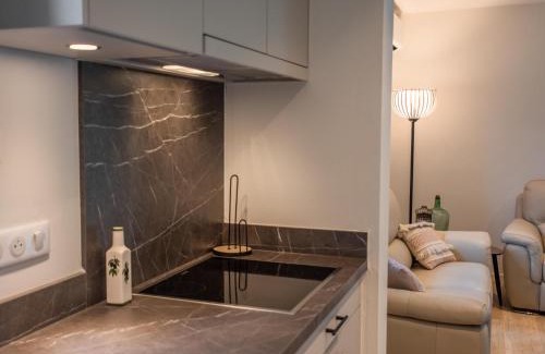 Lacapelle-Marival House | Le Lac Bleu 22