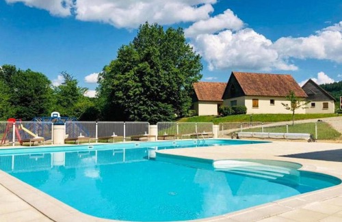 Lacapelle-Marival House | Le Lac Bleu nr 33