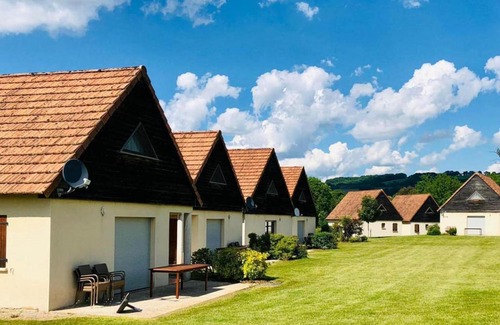 Lacapelle-Marival House | Le Lac Bleu nr 33
