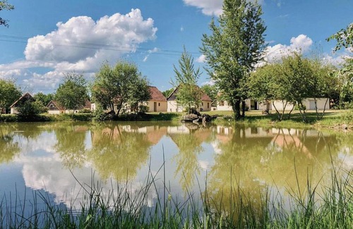 Lacapelle-Marival House | Le Lac Bleu nr 33