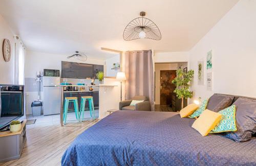 Les Epinettes Apartment | LE LAGON BLEU - Parking - Netflix - Loggia