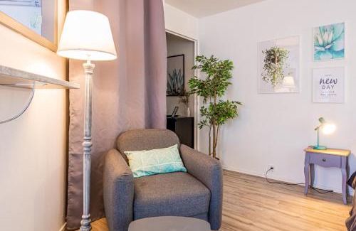Les Epinettes Apartment | LE LAGON BLEU - Parking - Netflix - Loggia