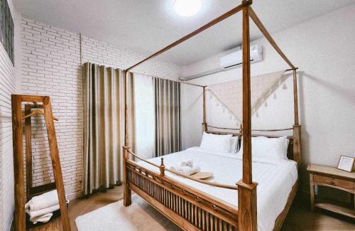 Old City House | Le lanna villa at Center of old town with private pool