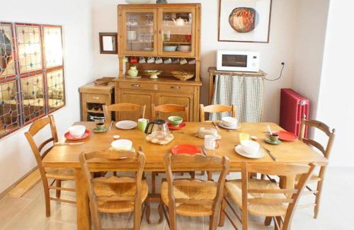Tain-l'Hermitage House | Le Lapin dans la Cour